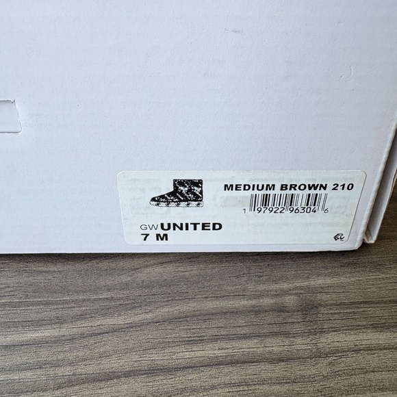 NEW Guess Womens United Quattro G Faux-Fur Booties Brown Size 7 - Picture 9 of 10